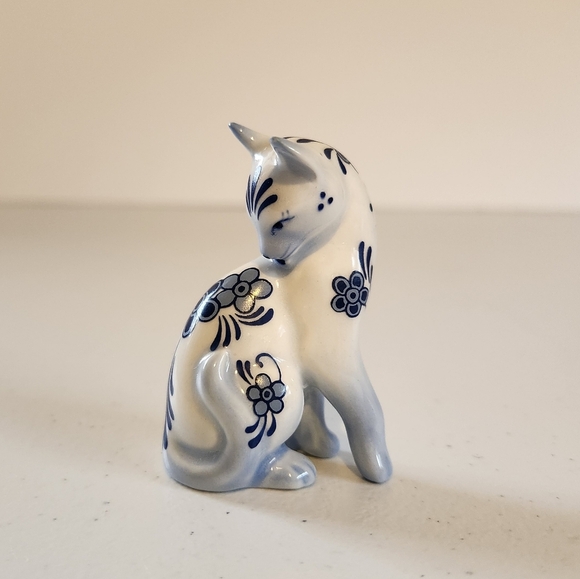 The Franklin Mint Curio Cabinet Cat Collection 1986 Delft Blue & White Porcelain - Picture 2 of 7